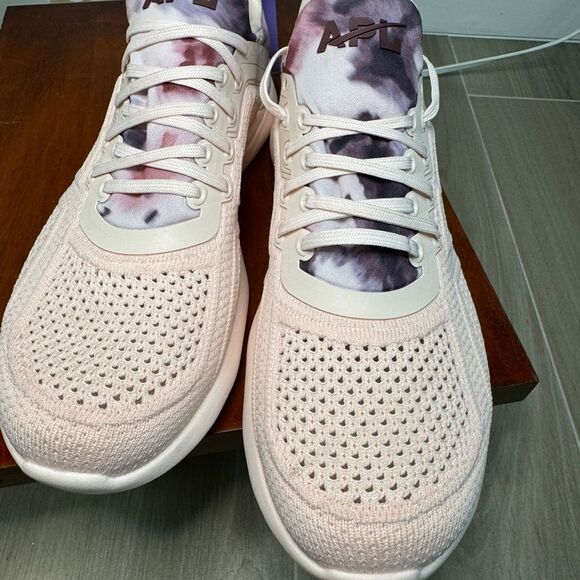 NEW APL Techloom Tracer Training Shoes in Creme/Burgundy/Tie Dye Size 9.5 - Picture 5 of 7